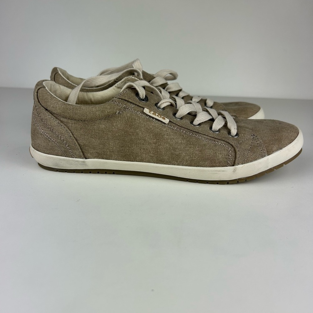 TAOS WOMENS STAR CANVAS SNEAKER SIZE 9.5 KHAKI COLOR